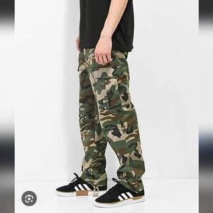 NWOT Empyre Camouflage Cargo Skate Pants_28